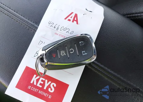 2017 Chevrolet Malibu z USA, uszkodzony, nr VIN 1G1ZJ5SU9HF233362